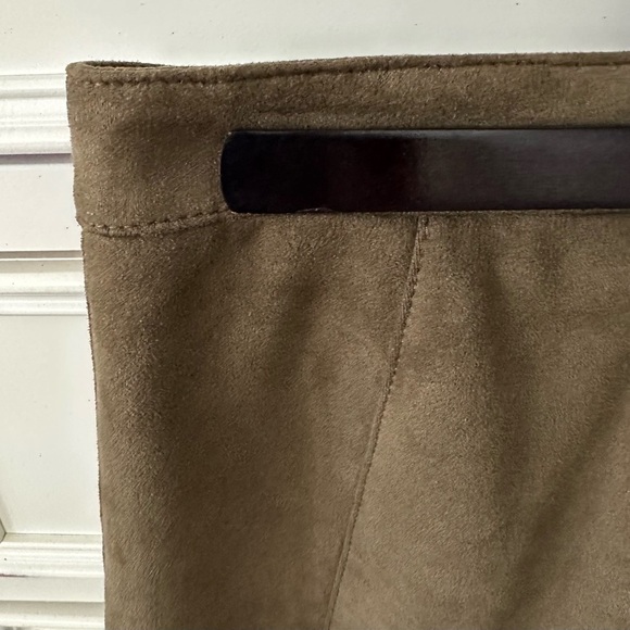 ANTHROPOLOGIE MAEVE Ladies Women Size 4 Olive Green Faux Suede Skirt - Picture 2 of 6